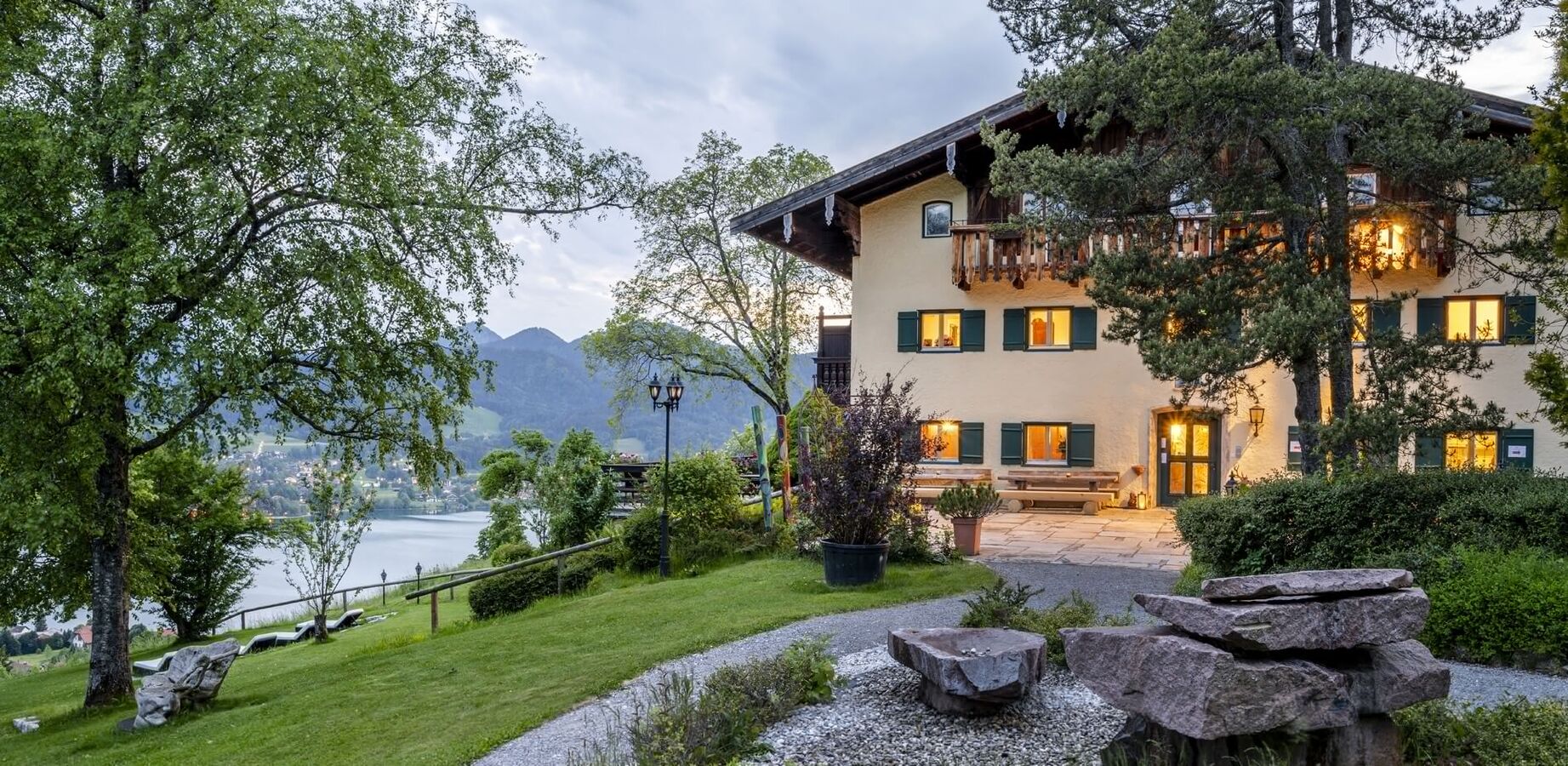 Hotel Der Westerhof Tegernsee Aussenansicht im Sommer